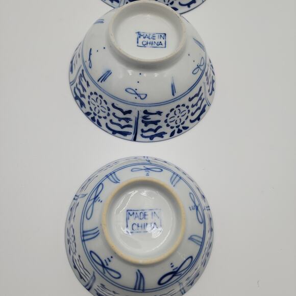 Three Hand Painted Porcelain Blue and White Nesting Chinese Rice Bowls - Picture 10 of 13